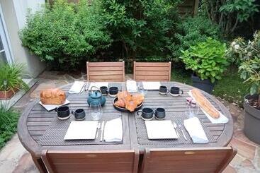 تختخواب و صبحانه 3 Chambres D Hôtes