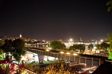 تختخواب و صبحانه Gzh Park Bosphorus
