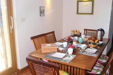 تختخواب و صبحانه Plaine Et Colline Chambres Et Table D Hôtes Isère