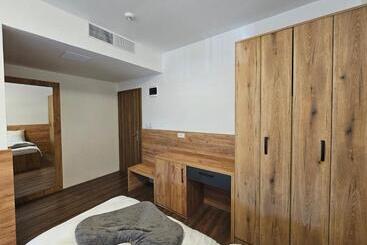 Hostel Premium