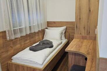 Hostel Premium