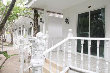 호텔 Bananaleaf Wedding Cafe & Resort