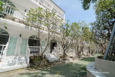 호텔 Bananaleaf Wedding Cafe & Resort