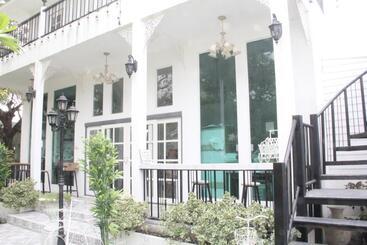 호텔 Bananaleaf Wedding Cafe & Resort