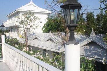 호텔 Bananaleaf Wedding Cafe & Resort