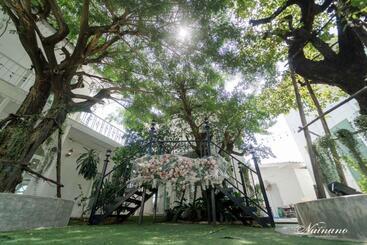호텔 Bananaleaf Wedding Cafe & Resort