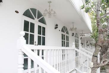 호텔 Bananaleaf Wedding Cafe & Resort