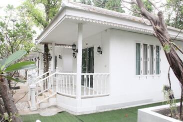 호텔 Bananaleaf Wedding Cafe & Resort