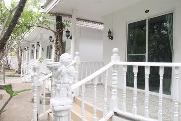 호텔 Bananaleaf Wedding Cafe & Resort