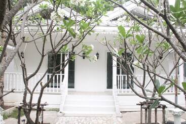 호텔 Bananaleaf Wedding Cafe & Resort