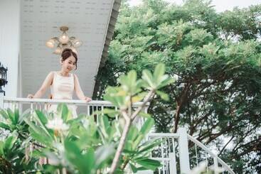 호텔 Bananaleaf Wedding Cafe & Resort