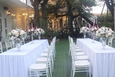 호텔 Bananaleaf Wedding Cafe & Resort