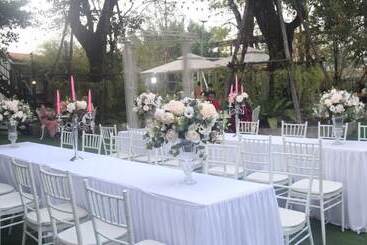 호텔 Bananaleaf Wedding Cafe & Resort