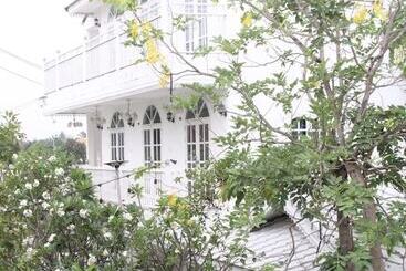 호텔 Bananaleaf Wedding Cafe & Resort