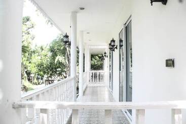 호텔 Bananaleaf Wedding Cafe & Resort