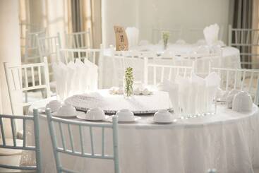 호텔 Bananaleaf Wedding Cafe & Resort