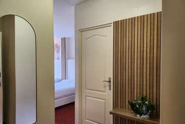 هتل Grand Paris