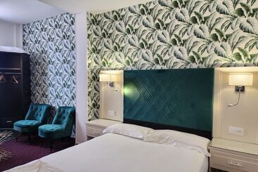 هتل Grand Paris