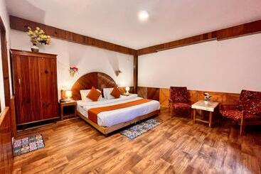 호텔 The Vista Legacy Resort, Manali ! Near Mall Road !! Hot & Cold Ac Rooms !! Best Selling !! Big Par