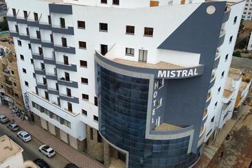 هتل Mistral