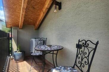پانسیون Guesthouse Te Avllia