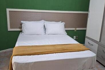 پانسیون Hipolitus Suites