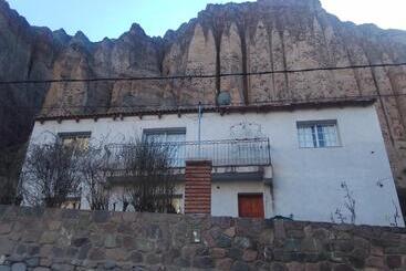 پانسیون Hostal Del Luna