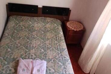 پانسیون Hostal Del Luna