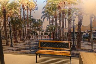 پانسیون Hostal Rambla 24 By Holihome
