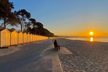 پانسیون Mudeford Retreat