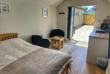 پانسیون Mudeford Retreat