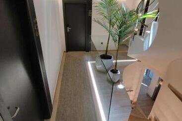 پانسیون Plaza Rooms
