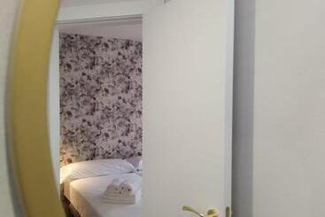 پانسیون Plaza Rooms