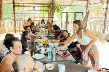 استراحتگاه Satori Wellness Cottages I Yoga Retreat, Sauna, Holistic Therapies & More