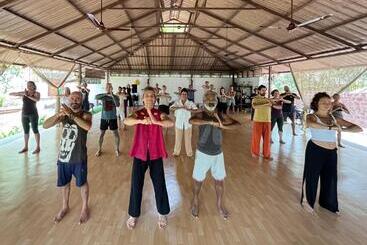 استراحتگاه Satori Wellness Cottages I Yoga Retreat, Sauna, Holistic Therapies & More