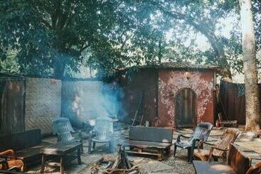 استراحتگاه Satori Wellness Cottages I Yoga Retreat, Sauna, Holistic Therapies & More