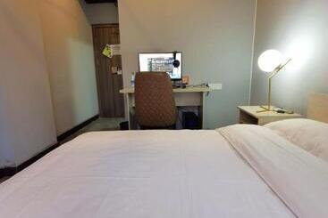 Pu Chun International Hostel  Yugarden & Old Town