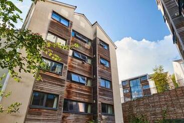 هاستل For Students Only Chic Ensuite Bedrooms At The Northfield In Exeter