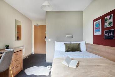 هاستل For Students Only Chic Ensuite Bedrooms At The Northfield In Exeter