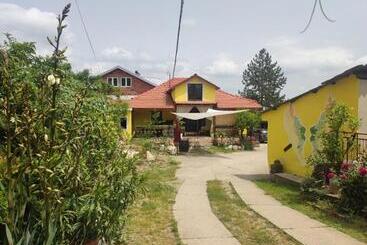 هاستل Lemon Garden