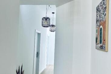 تختخواب و صبحانه Casa Noava
