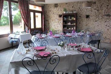 تختخواب و صبحانه La Ferme Du Bascou