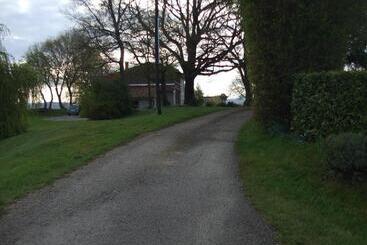 تختخواب و صبحانه La Ferme Du Bascou