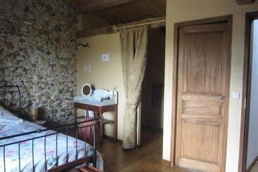 تختخواب و صبحانه La Ferme Du Bascou