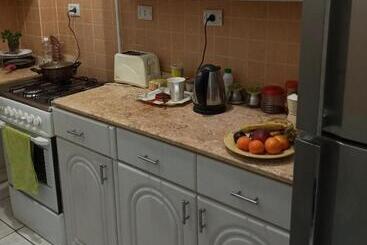 تختخواب و صبحانه Susan S Guest House