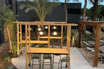 هتل Hôtel Le Relais Des Brasseurs   Aubagne