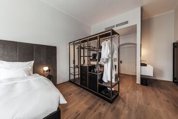 هتل Meta Suites Historic City Living