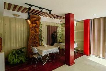 هتل Oyo 1089 Casa Germana