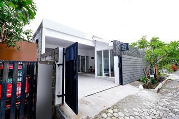 هتل Oyo Life 2491 Omah Puspa