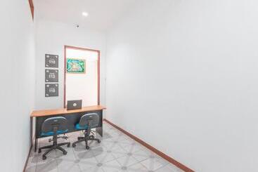 هتل Oyo Life 3047 Gita Kencana